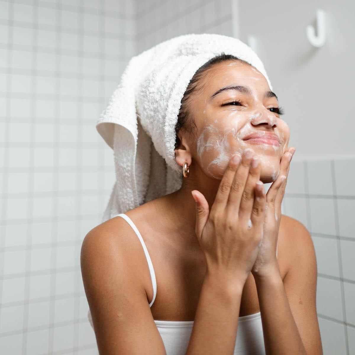 how to wash your face the right way