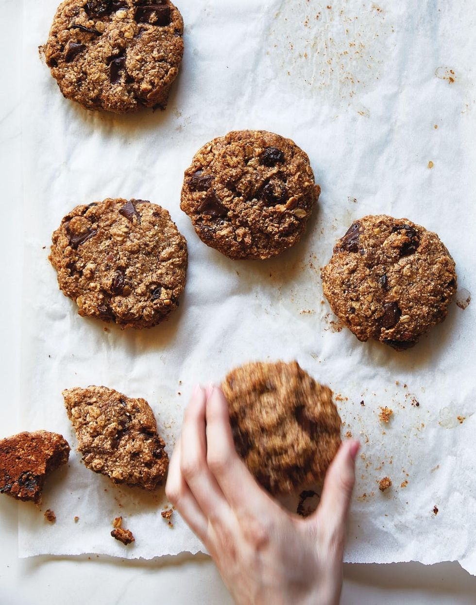 If you need a good reason to nosh on this Great Tastes cookbook review, these healthy chocolate chip cookies are it!