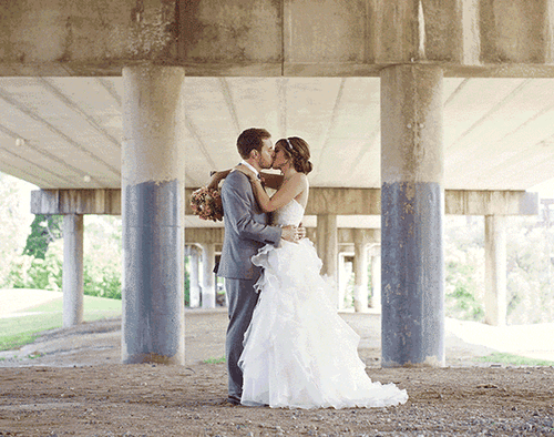 Made Us Look: This Photographer Has Perfected the Wedding GIF