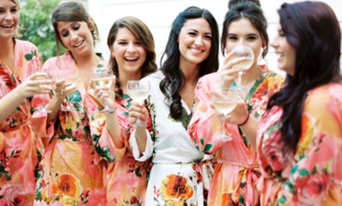 20 Must-Have Getting Ready Photos for Your Wedding - Brit + Co