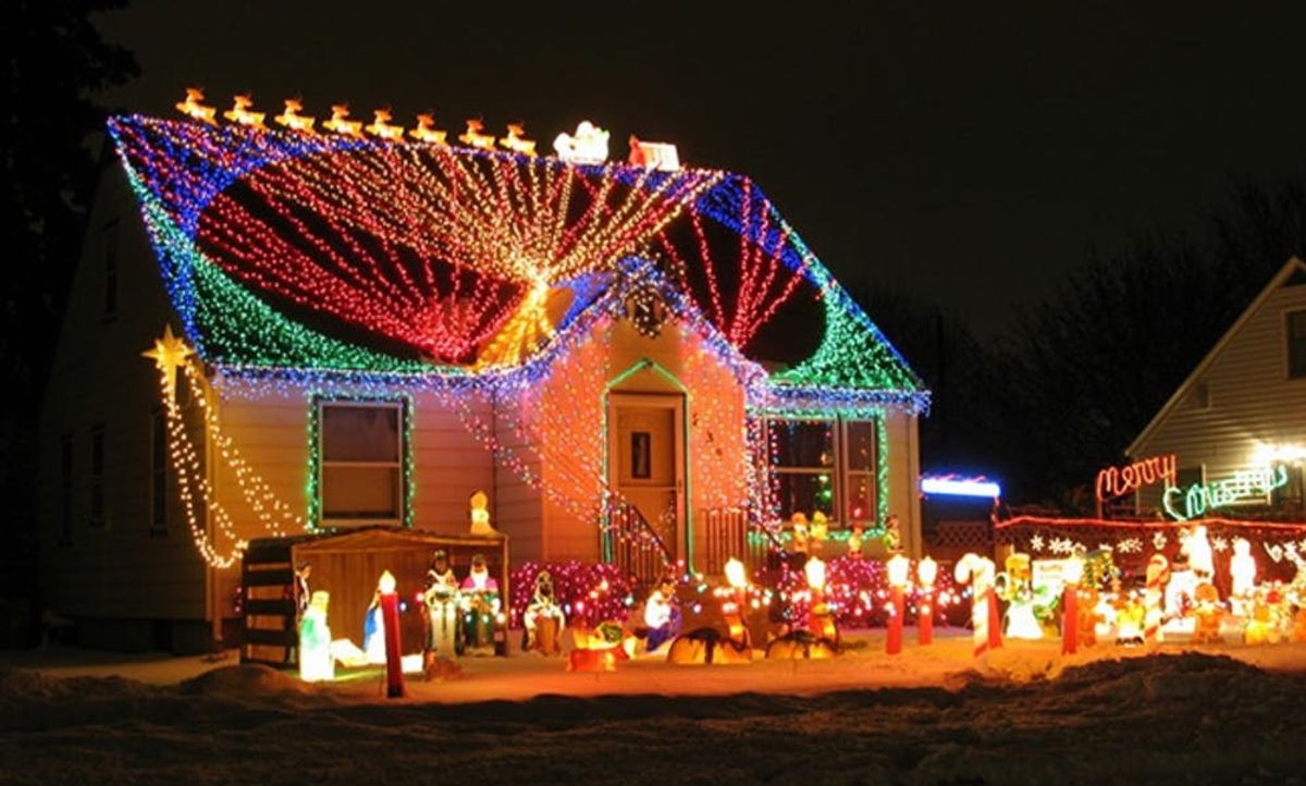 krans Landsdækkende brysomme Crazy Christmas Lights: 15 Extremely Over-the-Top Outdoor Displays - Brit +  Co