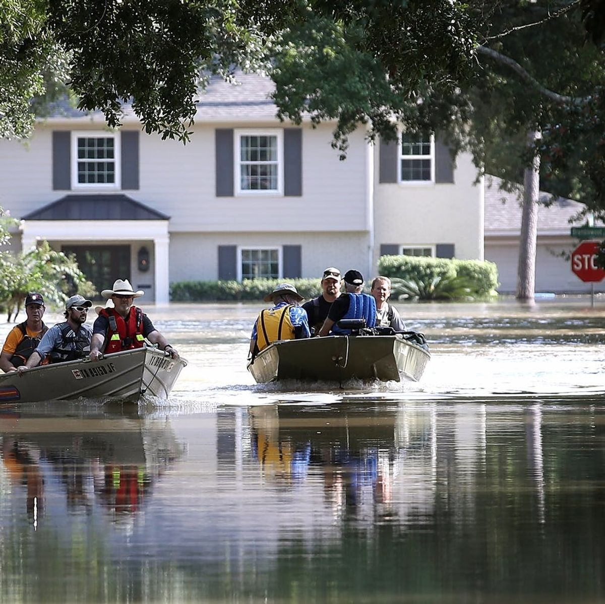 Acid Rain, Poison Air, and Chemical Explosions Among Hurricane Harvey’s Scary Potential Side-Effects