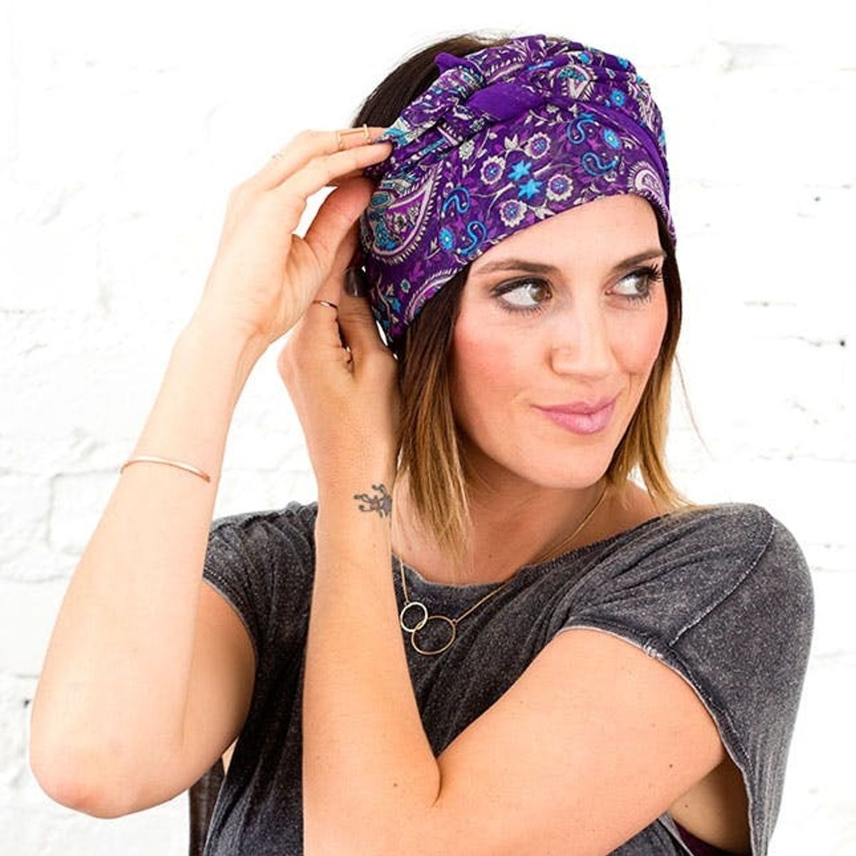 4 Ways to Wear a Scarf on Your Head This Spring