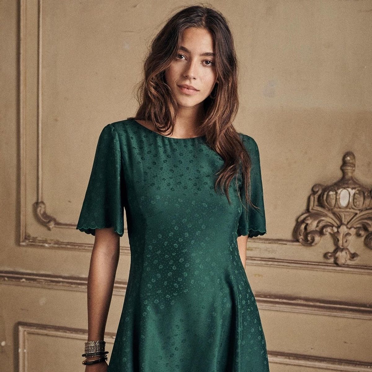 16 Wedding Guest Outfits for Babes With Big Boobs