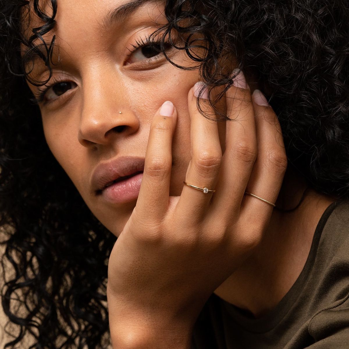 13 Dainty Diamond Engagement Rings Inspired by Jennifer Lawrence