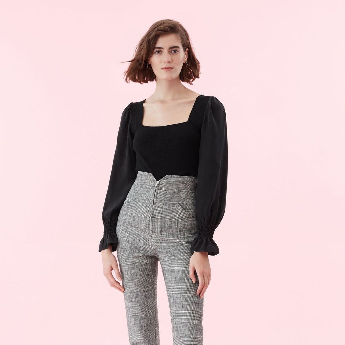 This Cool Girl-Approved Neckline *Could* Be the New Puffy Shirt