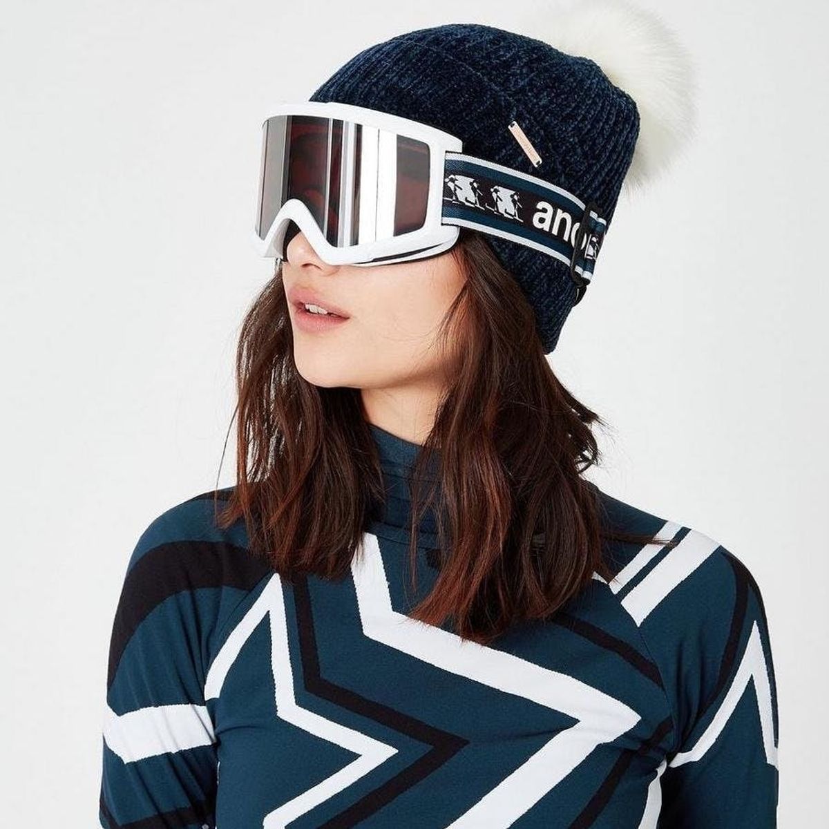 15 Stylish Travel Essentials Every Jetsetter Should Add to Their Holiday Wish List