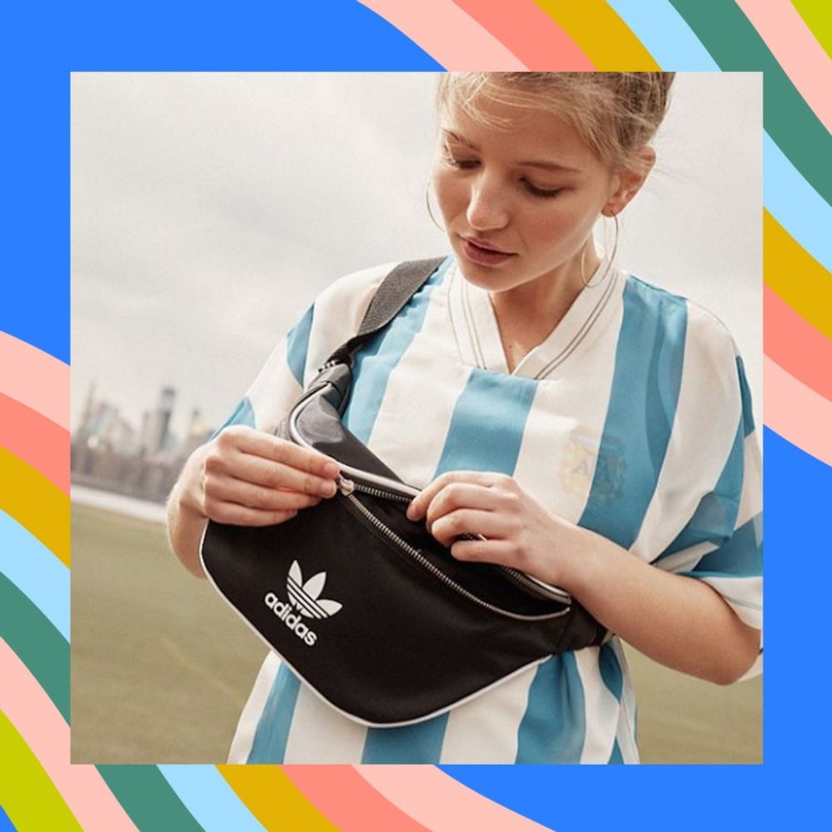 This Throwback ’90s Accessories Trend Will Be Your Summer *Everything* Bag