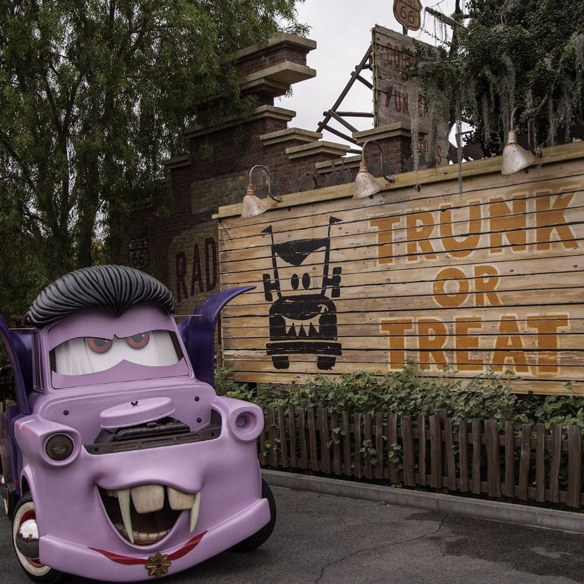 25 New Treats to Eat and See at Disneyland This Halloween Season