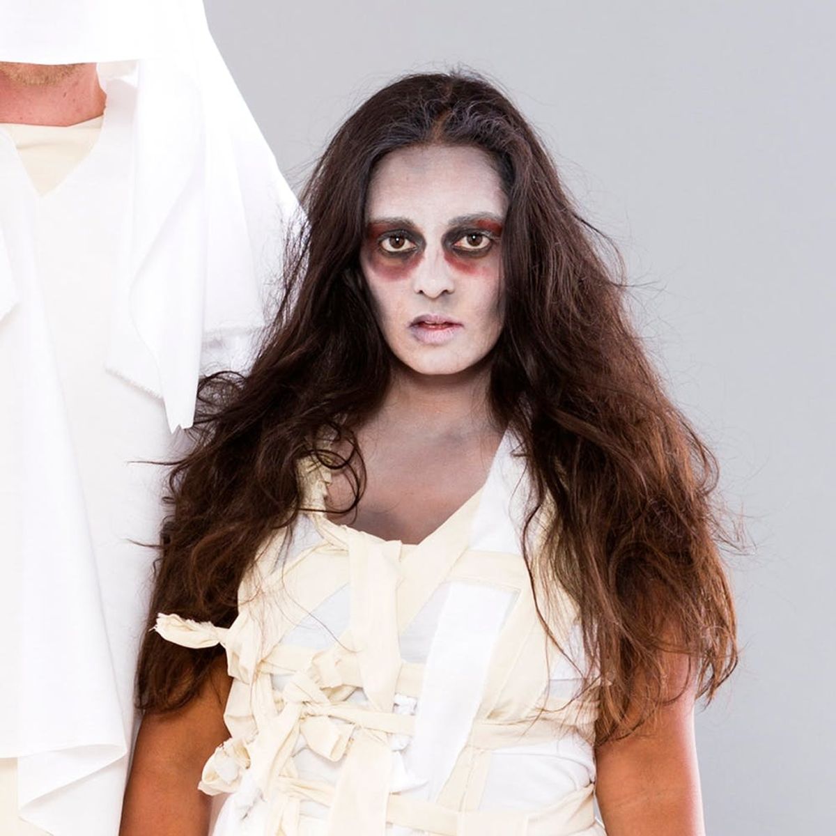 This DIY Mummy Halloween Costume Is Perfect for Lazy Girls