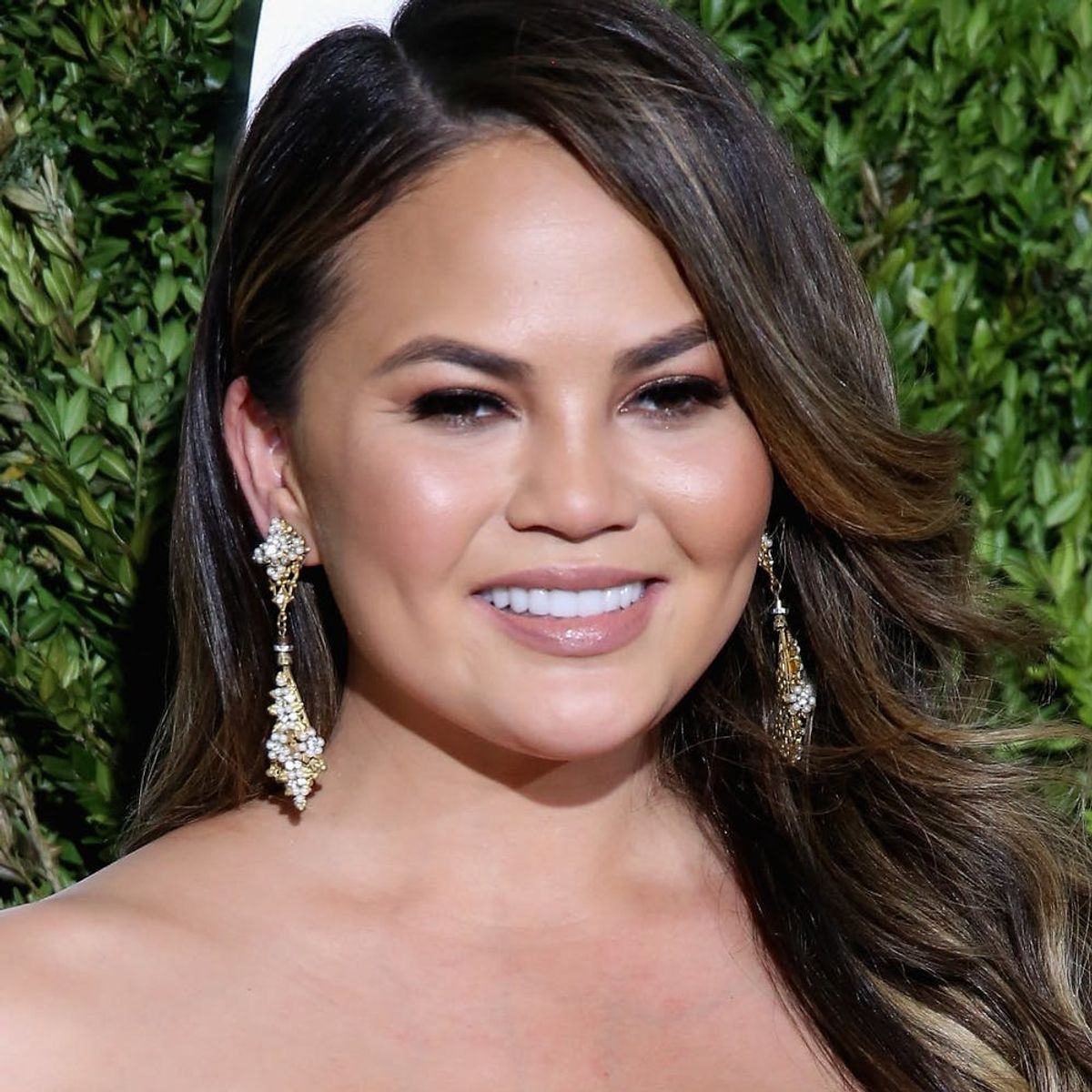 Buh-bye, Brunette: Chrissy Teigen Just Seriously Lightened Up Her ‘Do for Summer