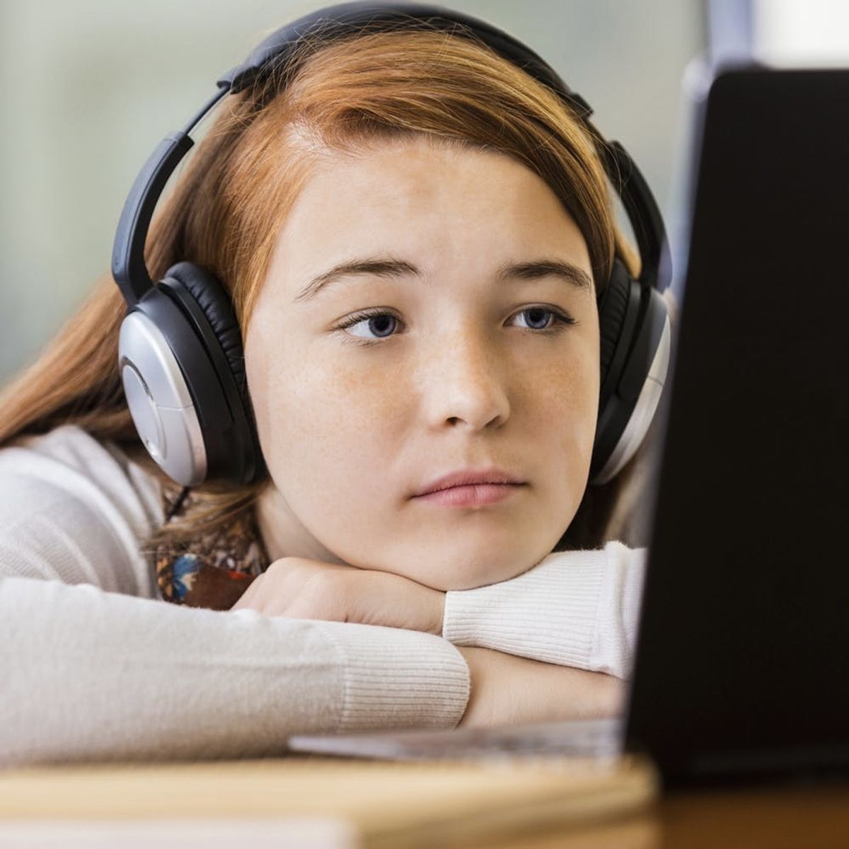 Lurking Is Damaging Your Emotional Wellbeing, But There’s Something You Can Do About It