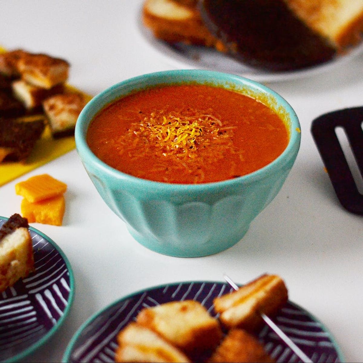 Wow Your Dinner Party Guests With This Grilled Cheese Fondue Recipe