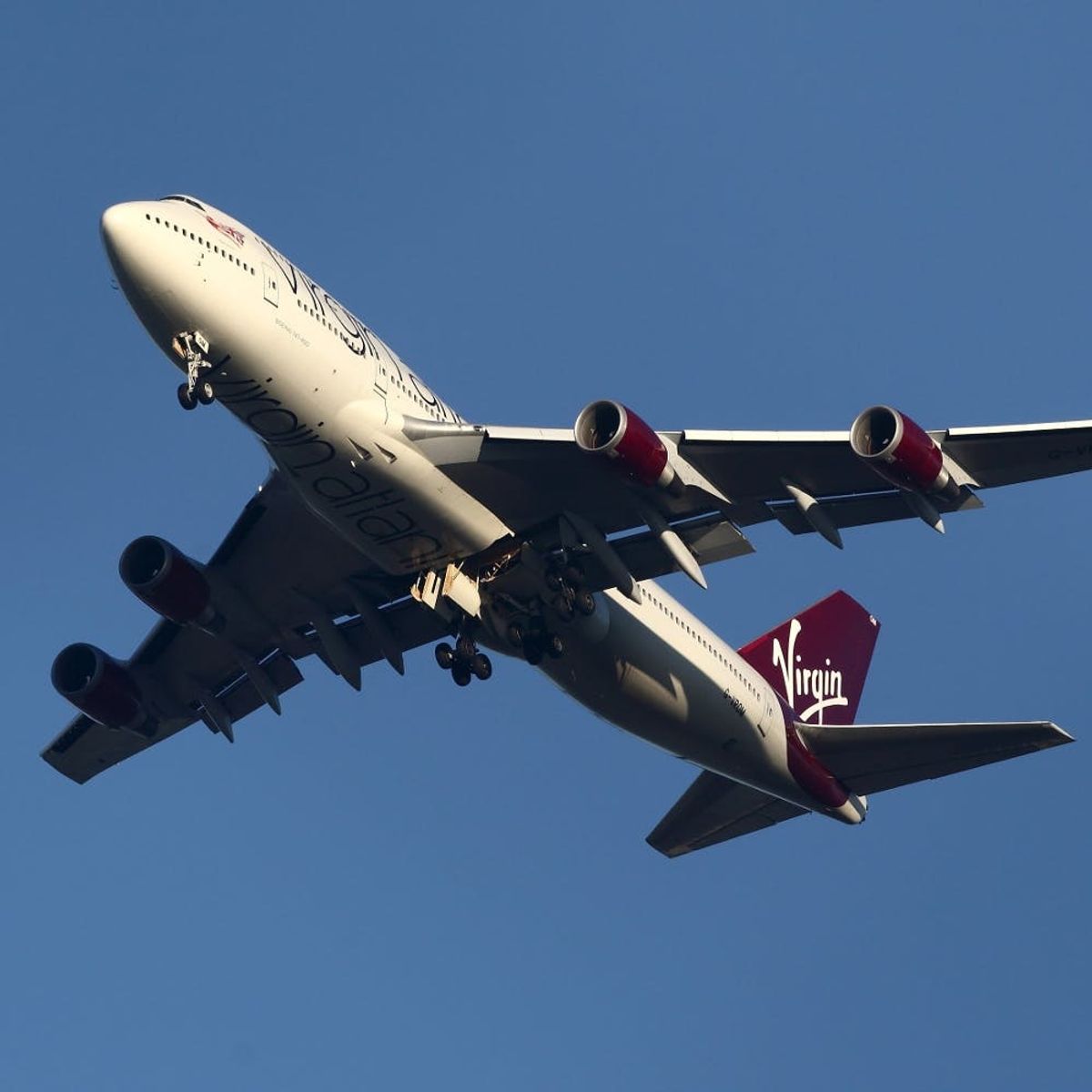 A Flight Attendant Reveals the Best Time and Way to, Um, Do Your Business on a Plane