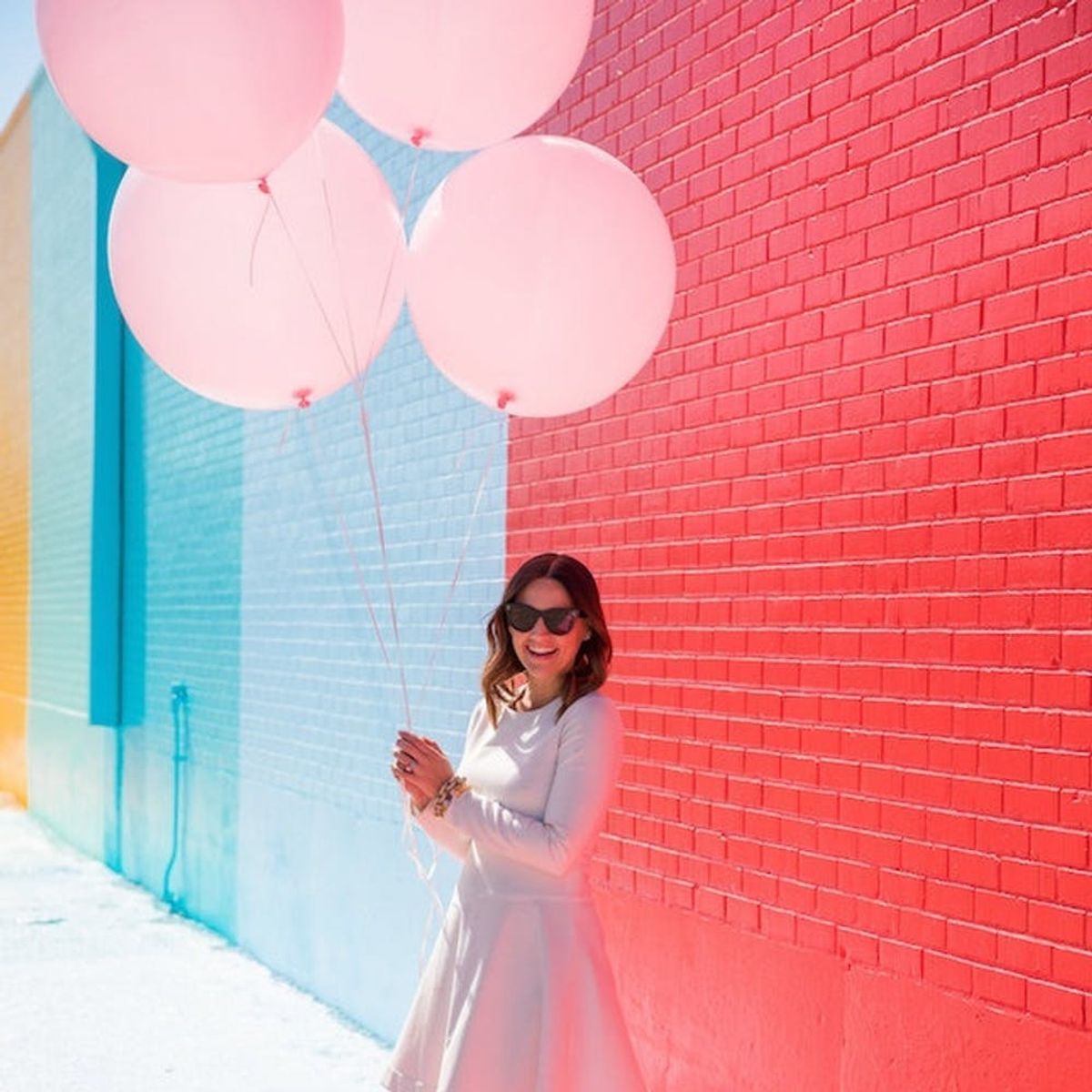 25 Senior Picture Poses That Will Make You Want to Go Back to School