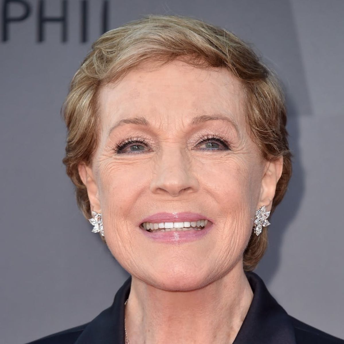 Here’s What the Original Mary Poppins Has to Say About Emily Blunt Taking on Her Role