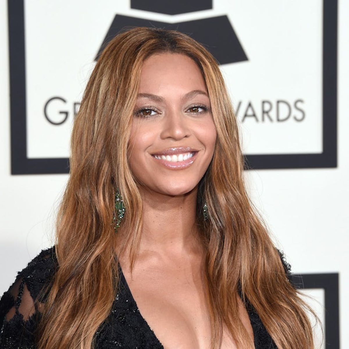 Morning Buzz! Beyoncé Might Be Dropping Sneaky Clues About the Sex of Her Twins In These New Pics + More