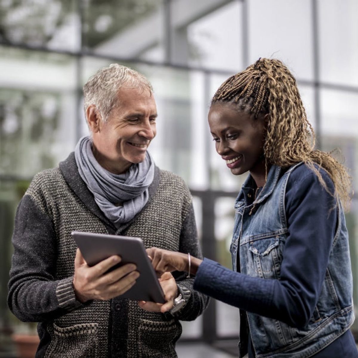 4 Tips for Getting Along With Coworkers of ALL Ages