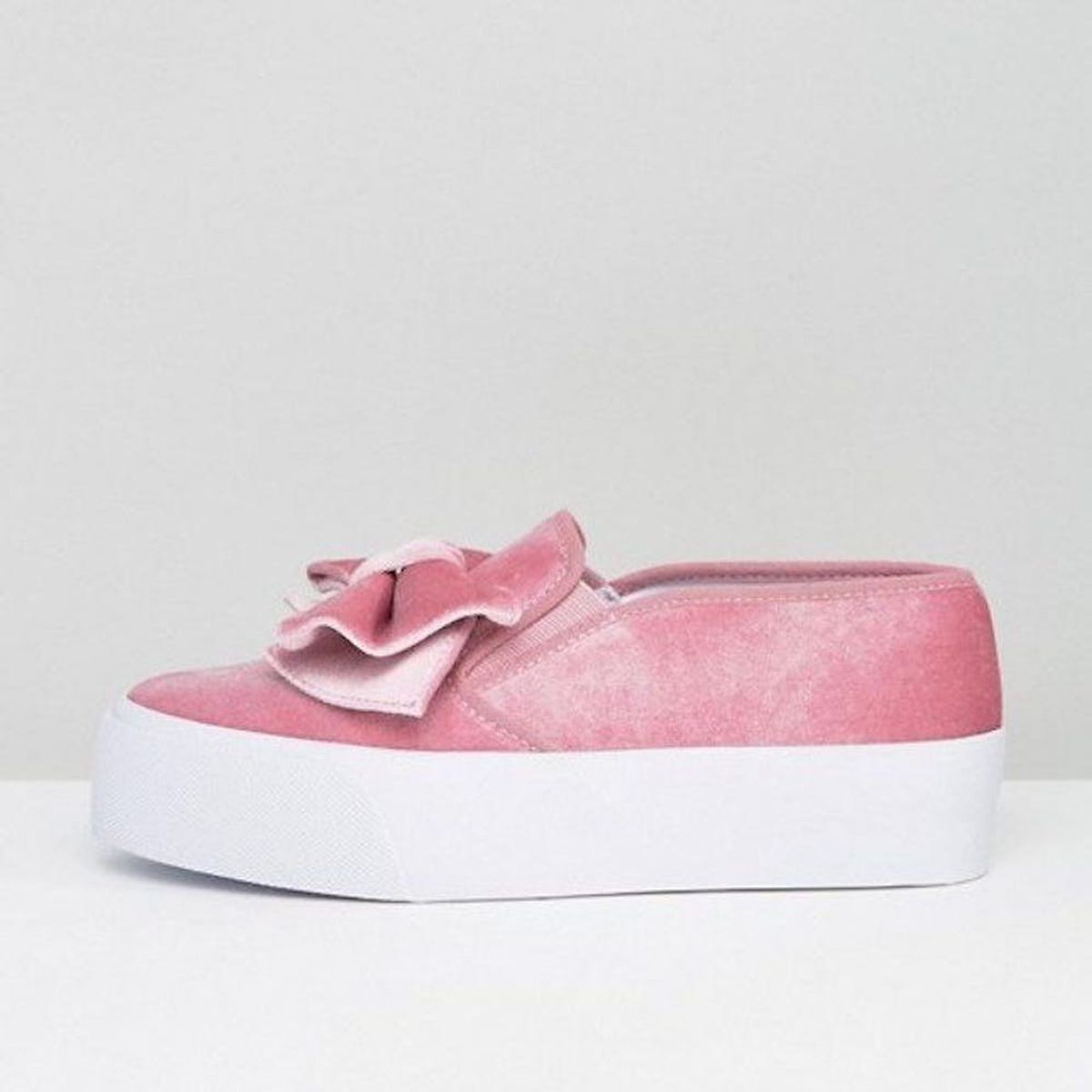 10 Must-Have Sneakers We Can’t Wait to Wear This Spring