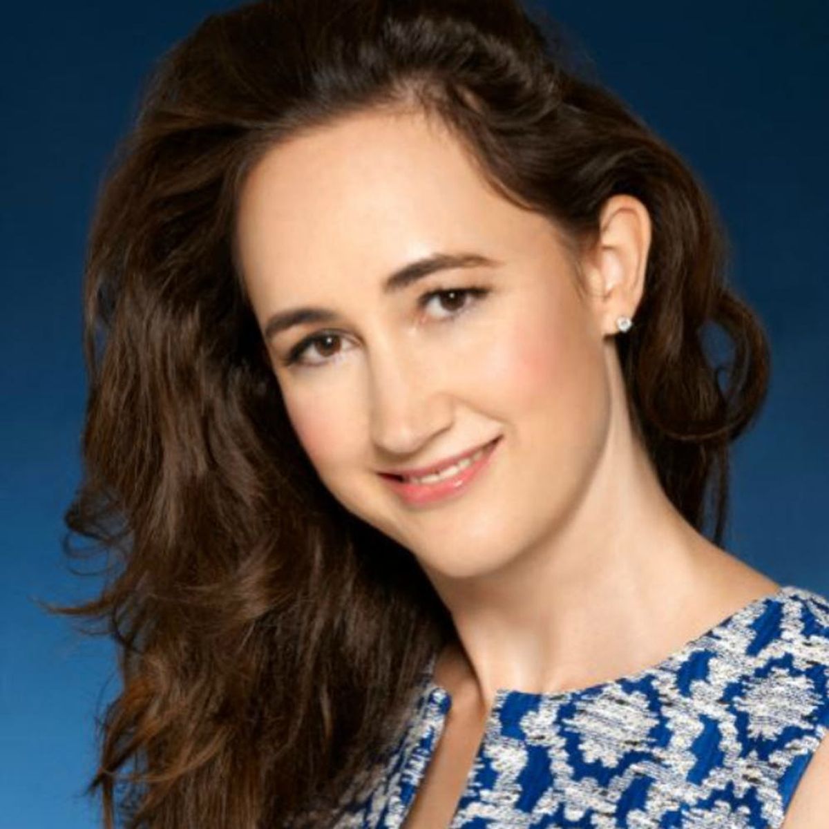 Sophie Kinsella’s New Book Tackles Fake News in a BIG Way