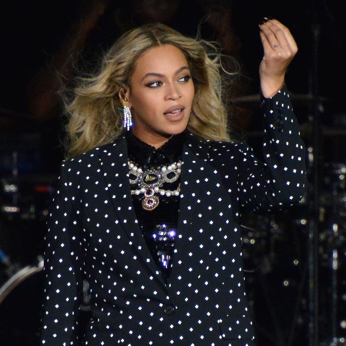Here’s What Beyoncé’s Pregnancy Photo Shoot Is Secretly Telling Us
