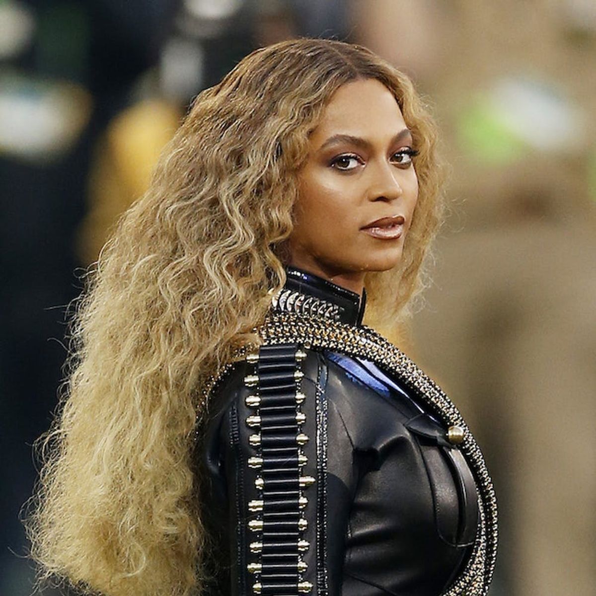 Morning Buzz! Beyoncé Has Released a Whole Pregnancy Photo Album and You Won’t Be Able to Look Away + More