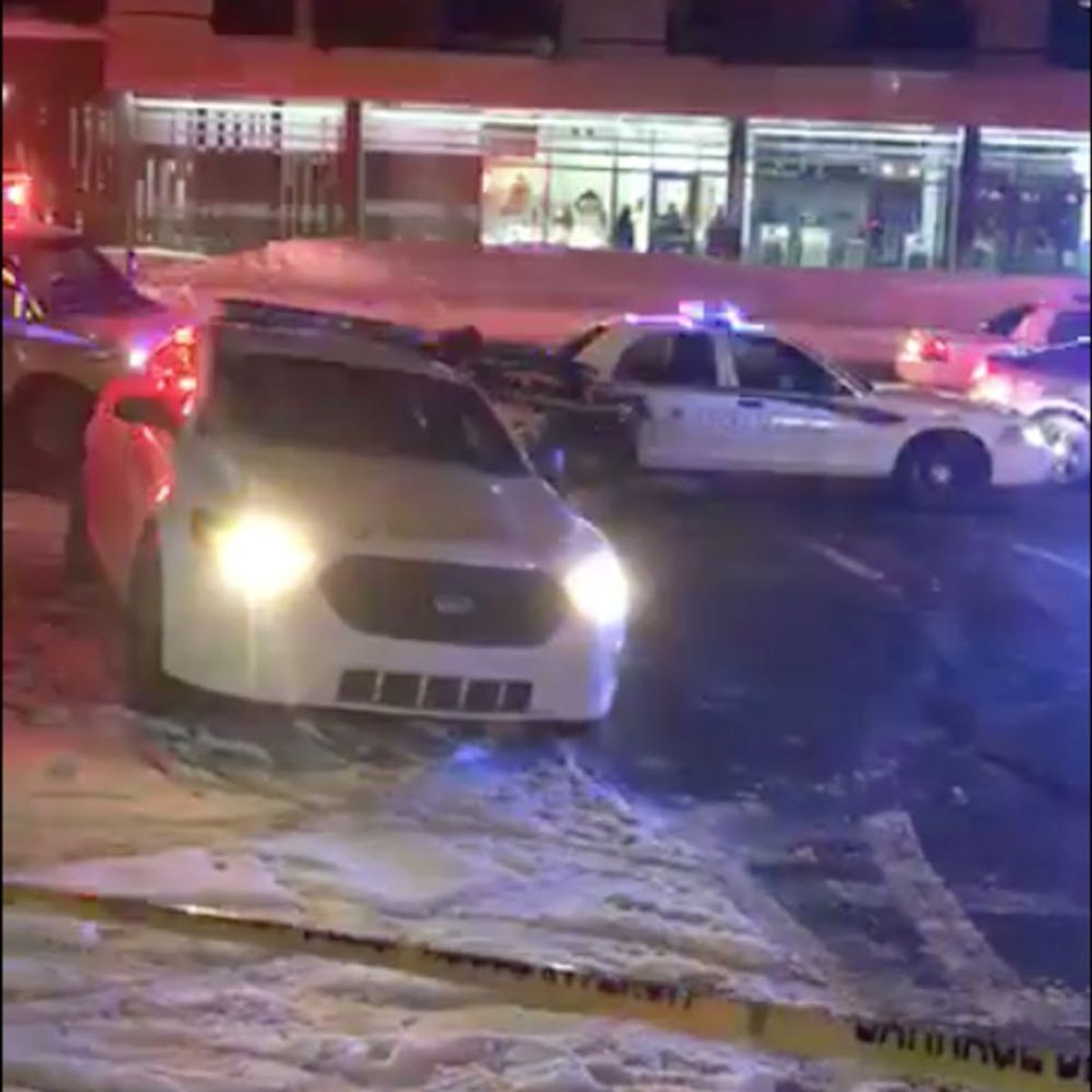 Morning Buzz: 6 People Have Been Killed at a Canadian Mosque Shooting + More
