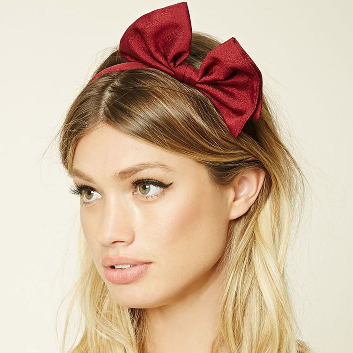 18 Christmas Hair Ideas That Bring the Holiday Cheer