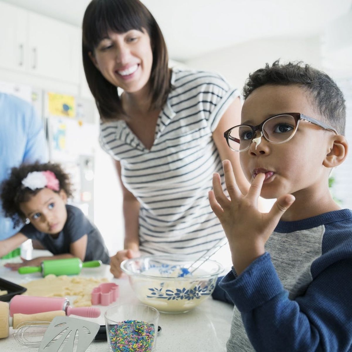 7 Creative Ways to Entertain Your Toddler During the Holidays