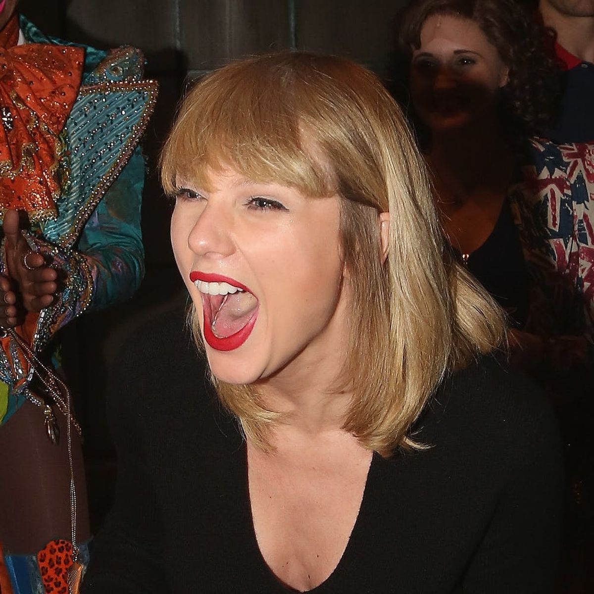 Taylor Swift Brought Back the Squad for a Thanksgiving #MannequinChallenge