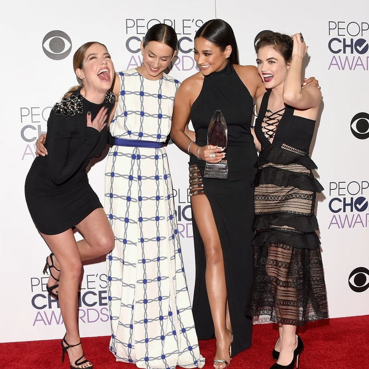 See the Matching Finger Tat the Cast of Pretty Little Liars Got to Commemorate the Show