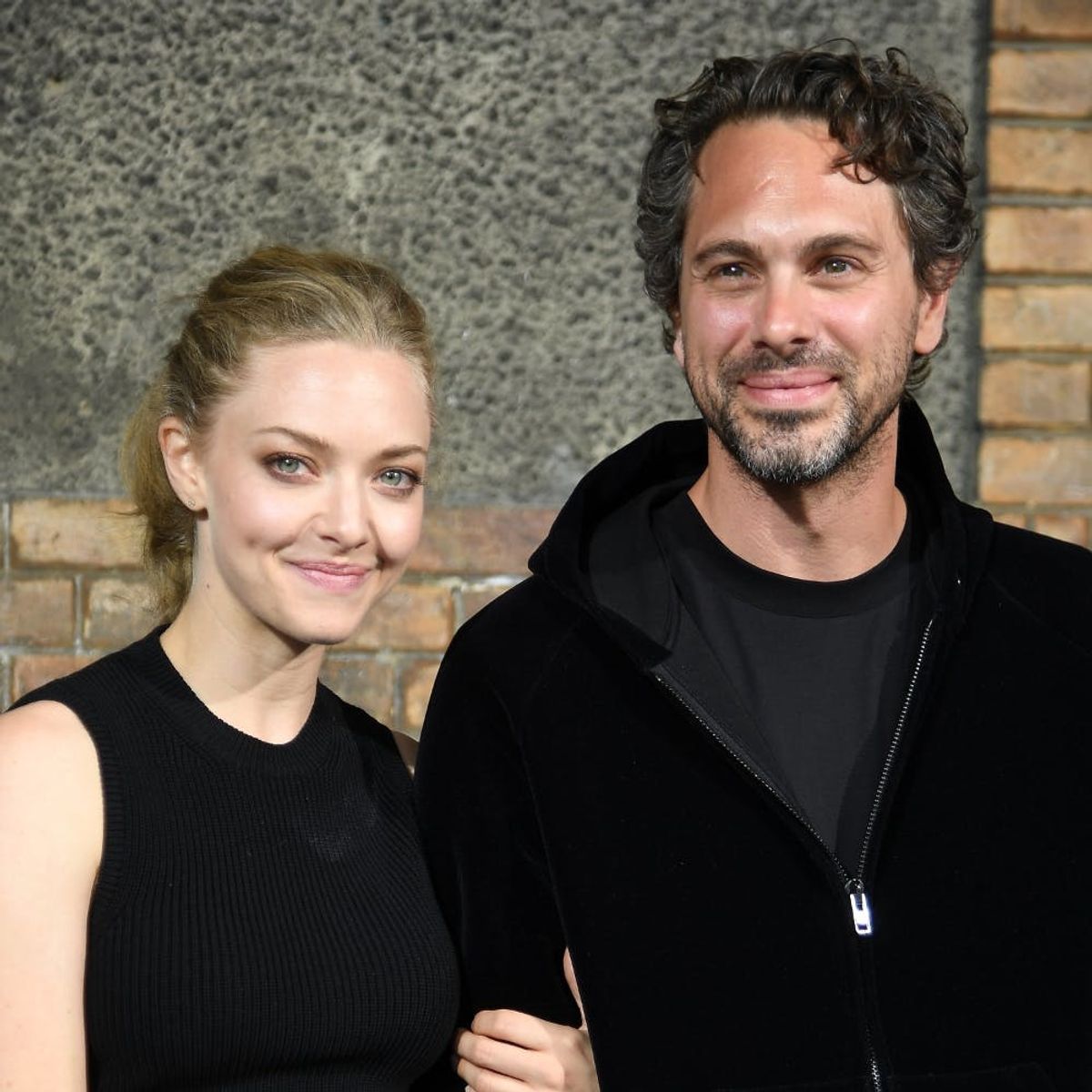 Amanda Seyfried Shows Off New Bangs AND Her New Fiancé on the Red Carpet