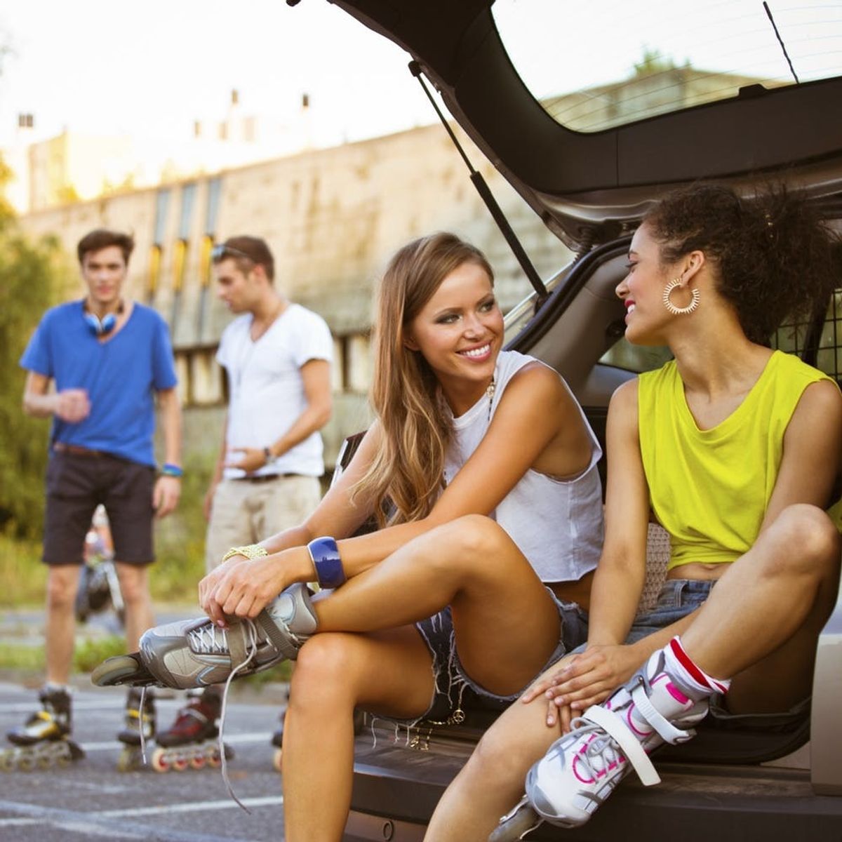 9 Totally Awesome ’90s Date Night Ideas