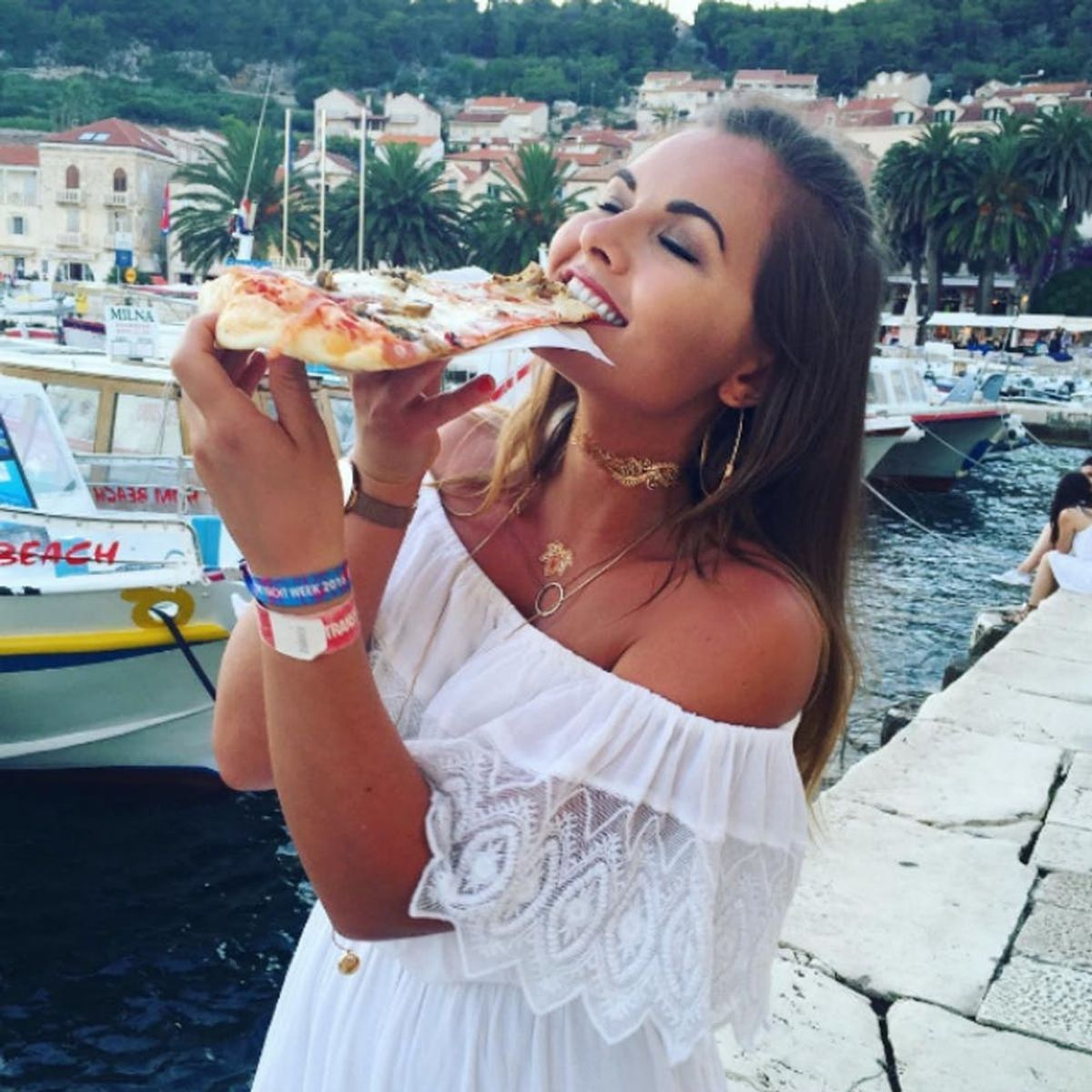 This Fitness Blogger’s Facebook Pic Is Breaking the Internet in the Best Possible Way