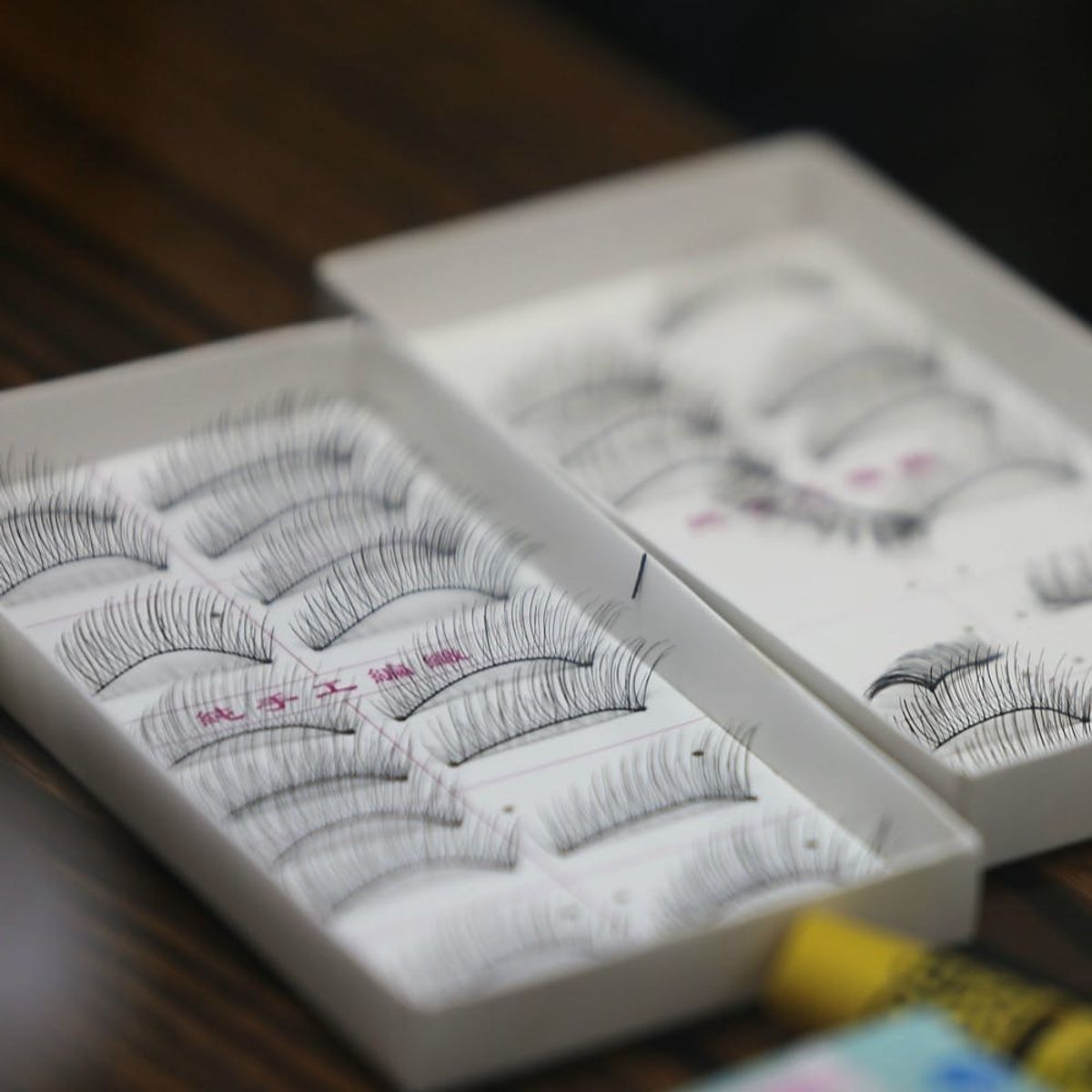 This Is the Cool New Eyelash Craze That’s Taking Over Instagram