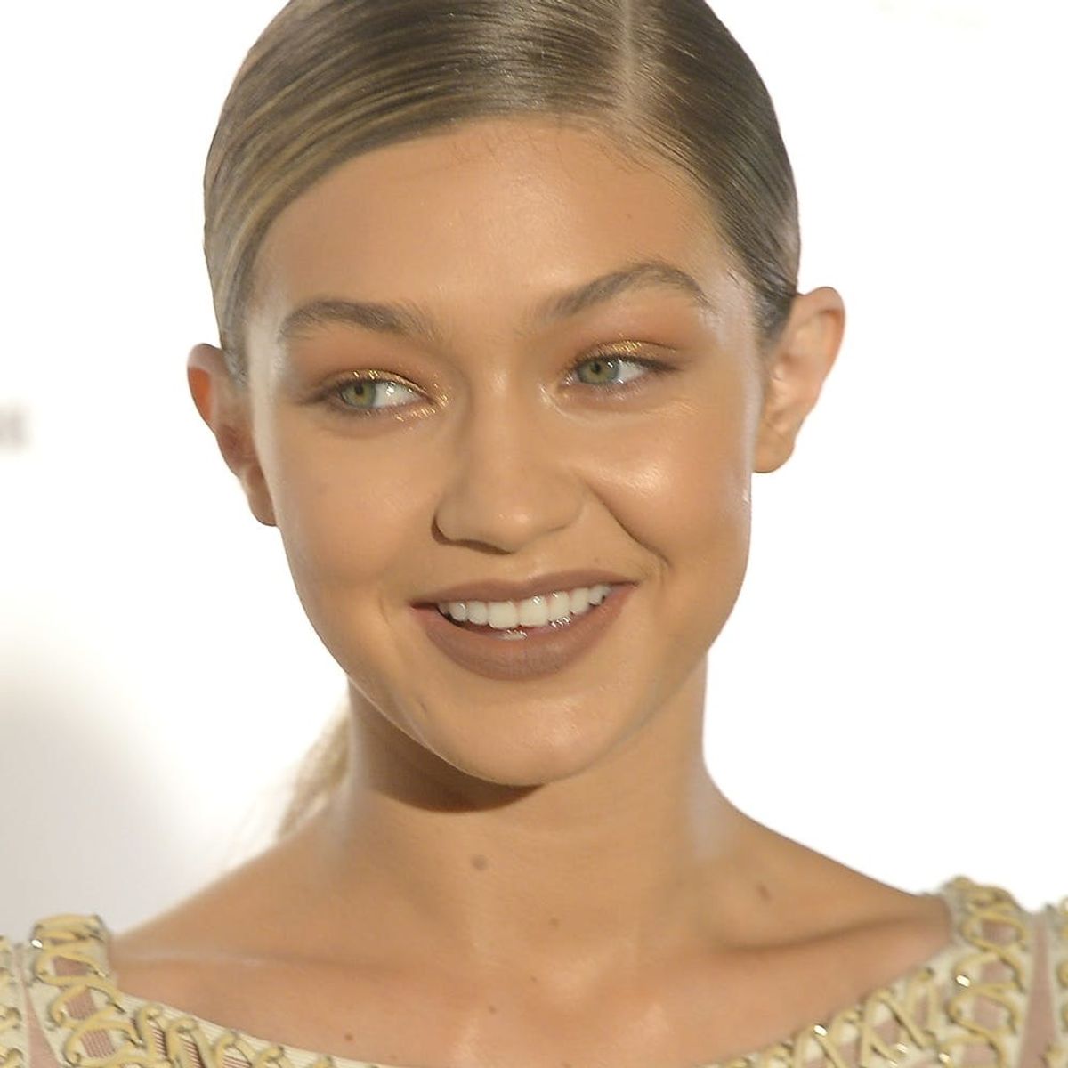 Forget Contouring Because “Non-Touring” Is This Summer’s Hottest Makeup Trend