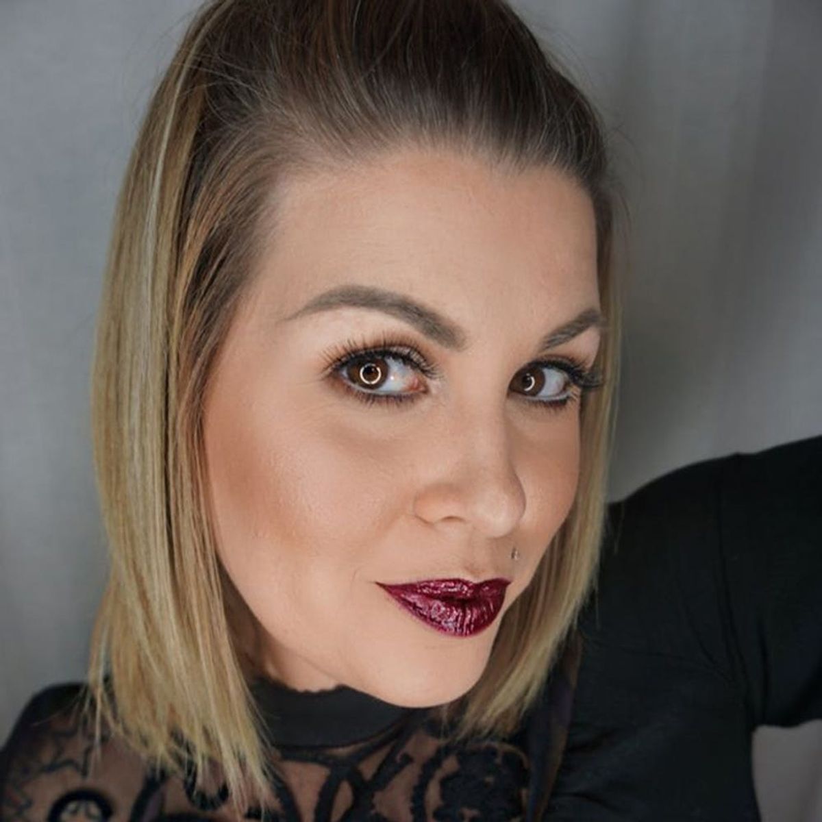 Here’s the 5-Minute Makeup Look to Rock on Your First Date of the New Year