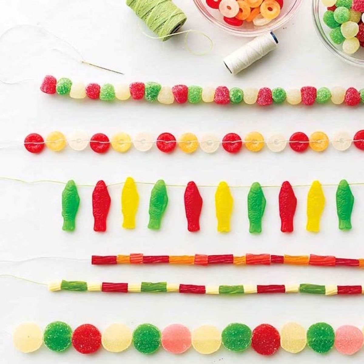 12 Edible Holiday Garlands You Can Make With Things in Your Home