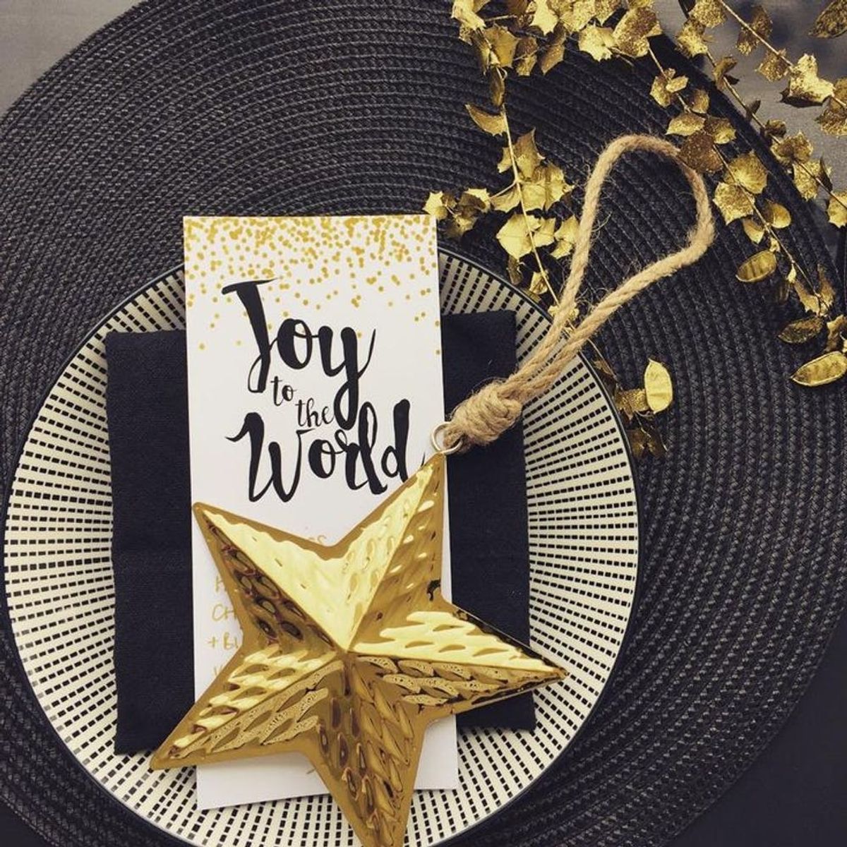 15 Instagrams That Will Give You Inspo for How to Set Your Christmas Table