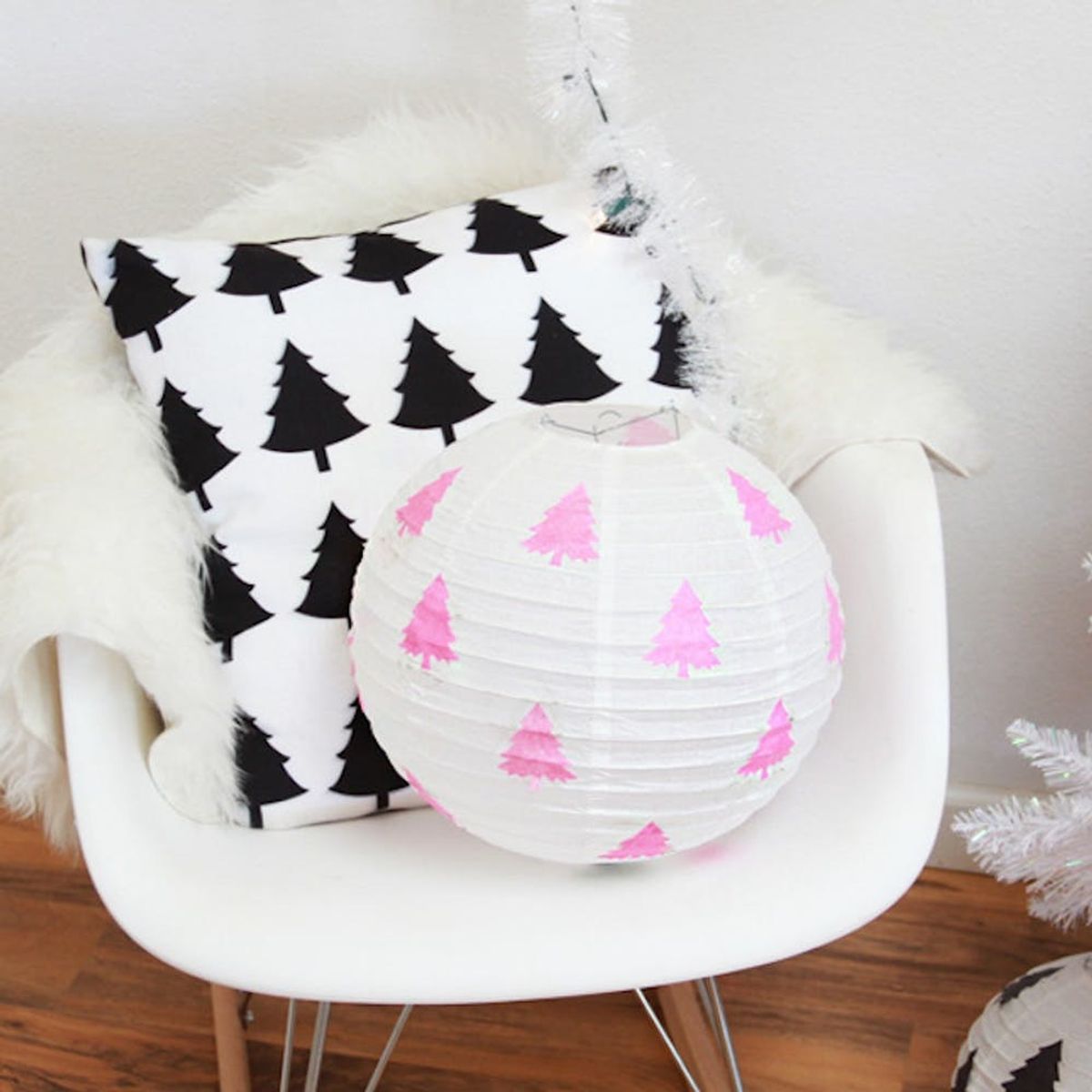 17 DIY Living Room Christmas Decorations That Are Cooler Than Mom’s