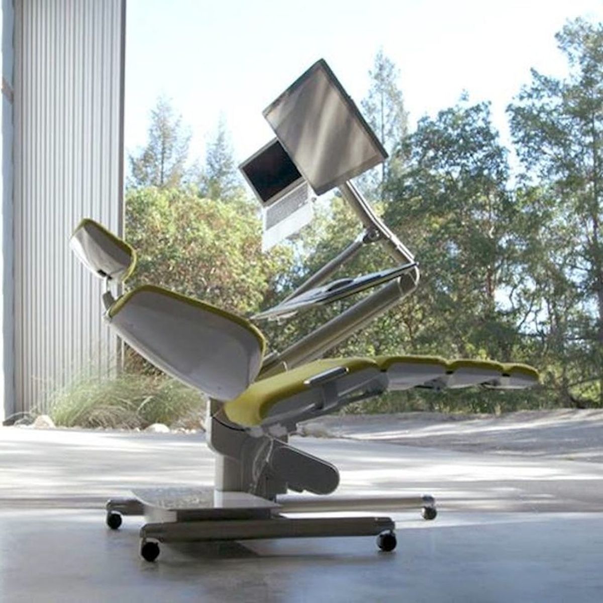 This Desk Is the Ultimate Lazy Girl Accessory