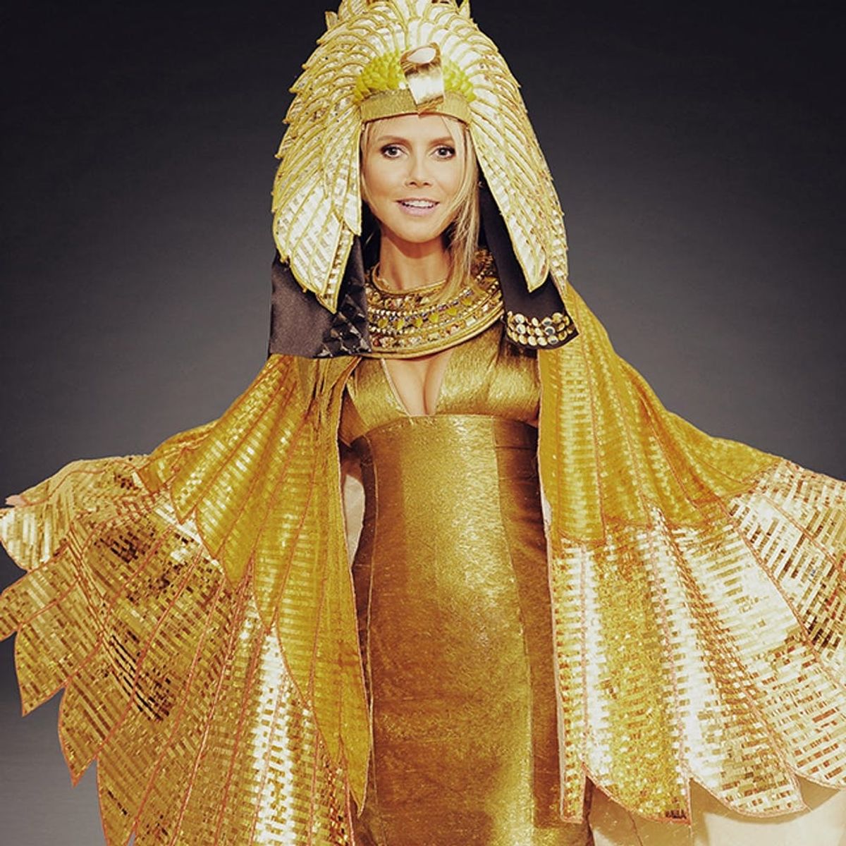 Heidi Klum Just Gave Us an AMAZING Teaser of Her Halloween Costume