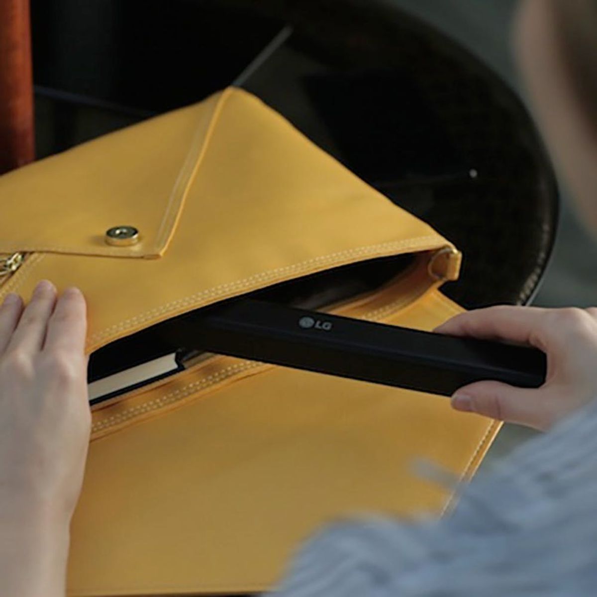 This Full-Sized Keyboard Shrinks to Fit in Your Pocket