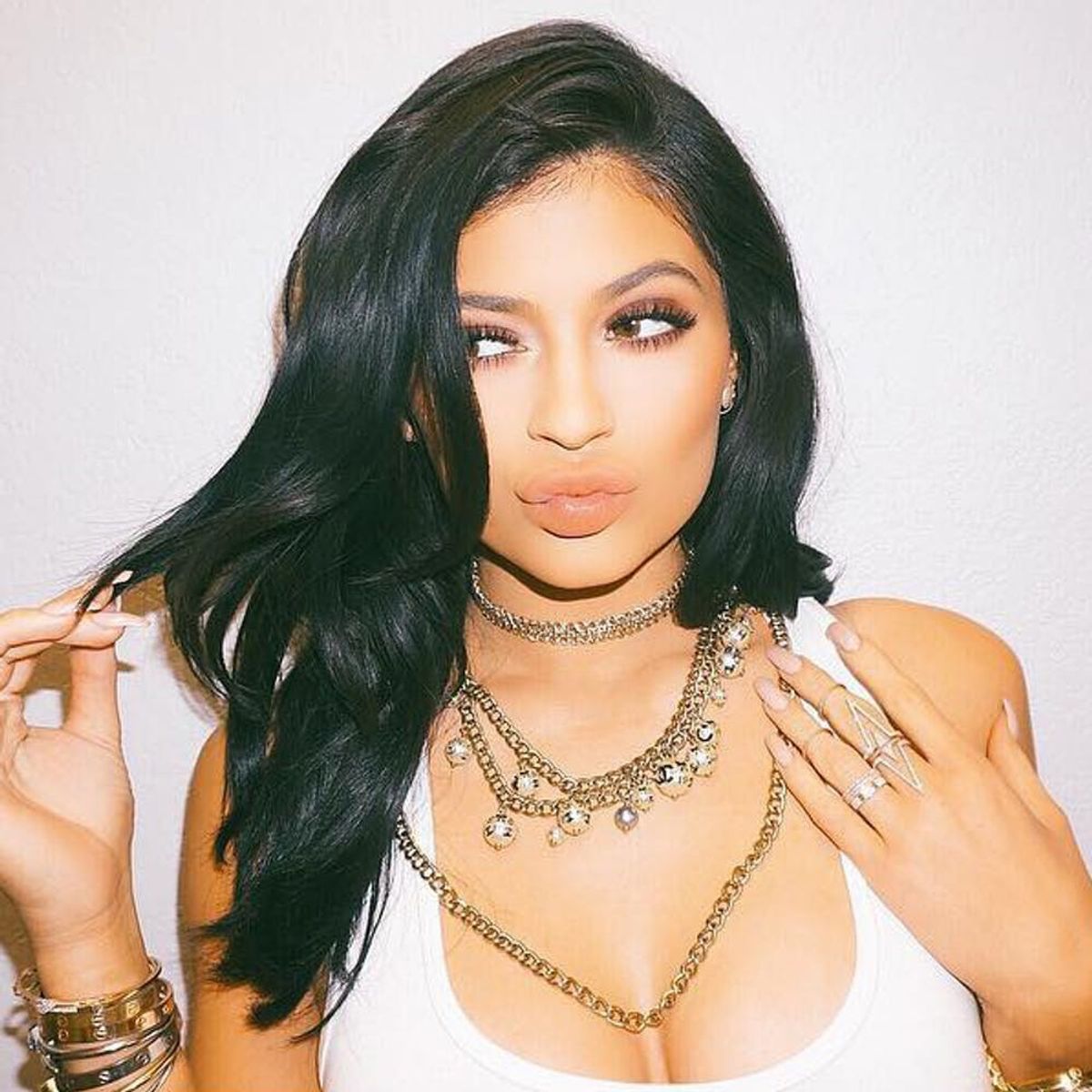Kylie + Demi Have Us Asking: Is Wearing Bling On Your Ring Finger *That* Big of a Deal?