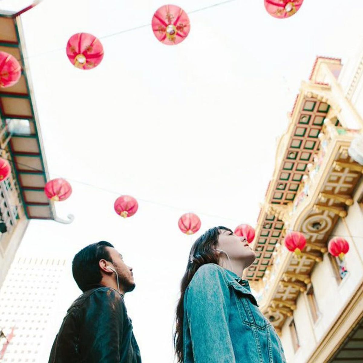 8 Apps to Help You Travel like a Local on Your Next Trip