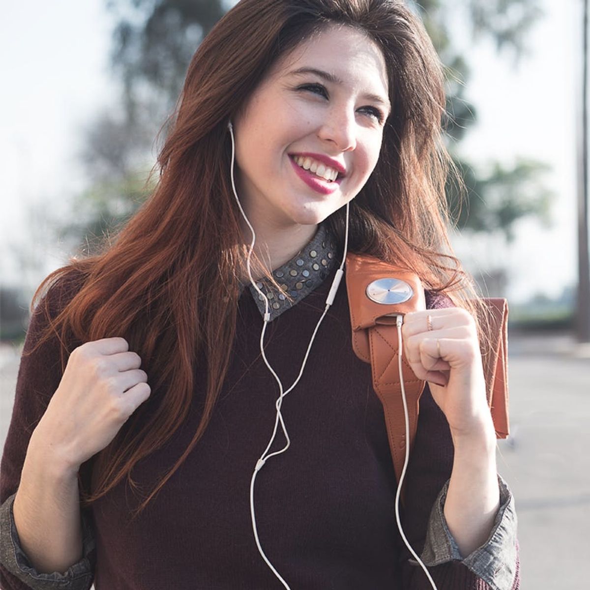 This Crowdfunded Bag Wants to Make Sure You Never Lose Your Phone Again