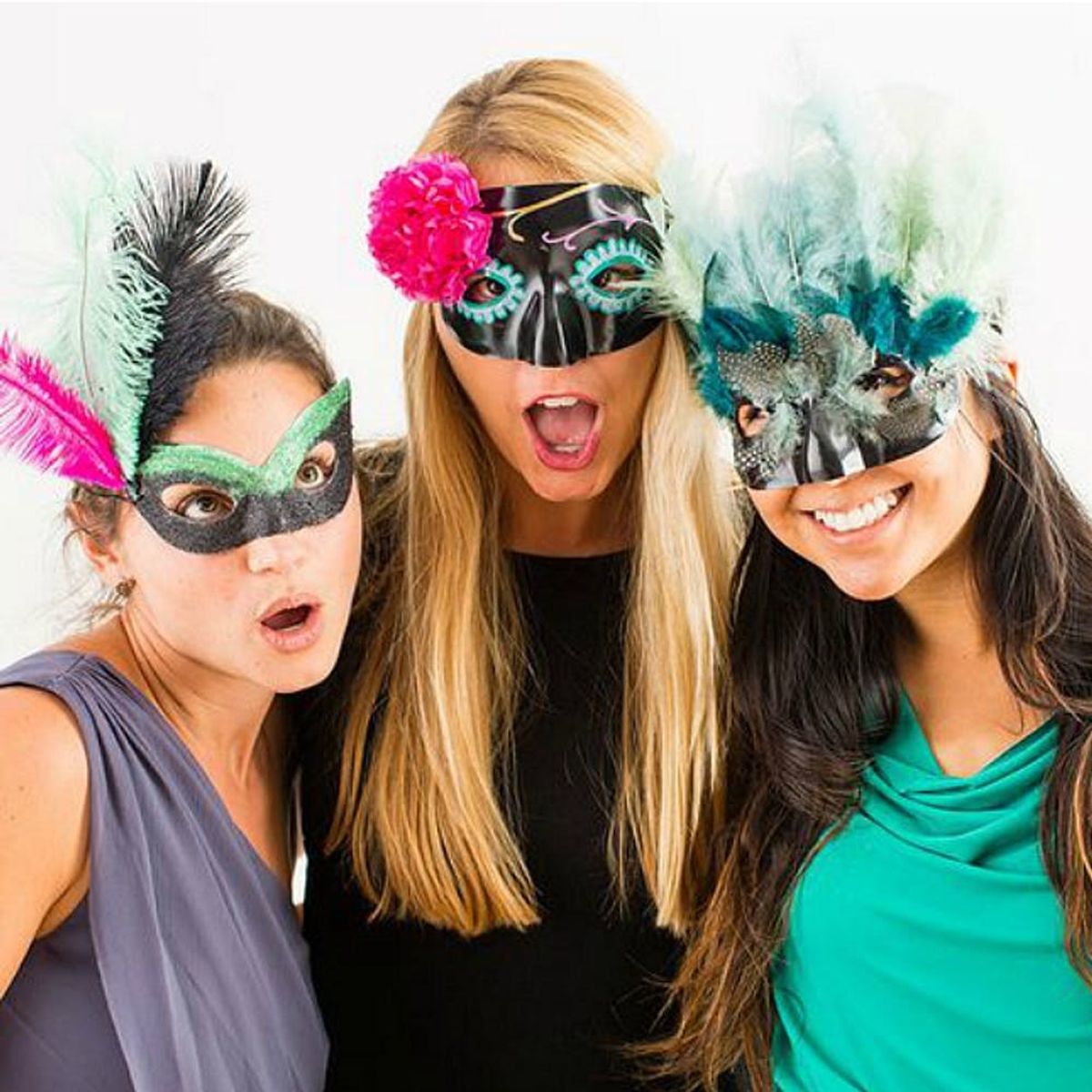 9 Glittery Mardi Gras Party Essentials