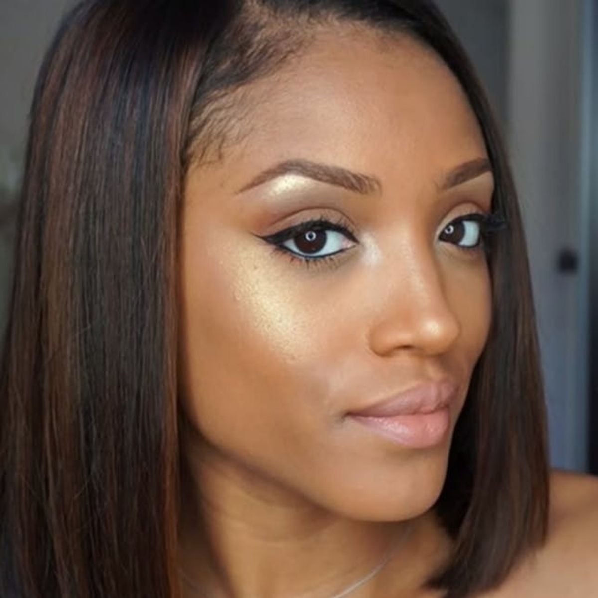 9 Beauty Bloggers Who Can Help You Nail the Strobing Trend