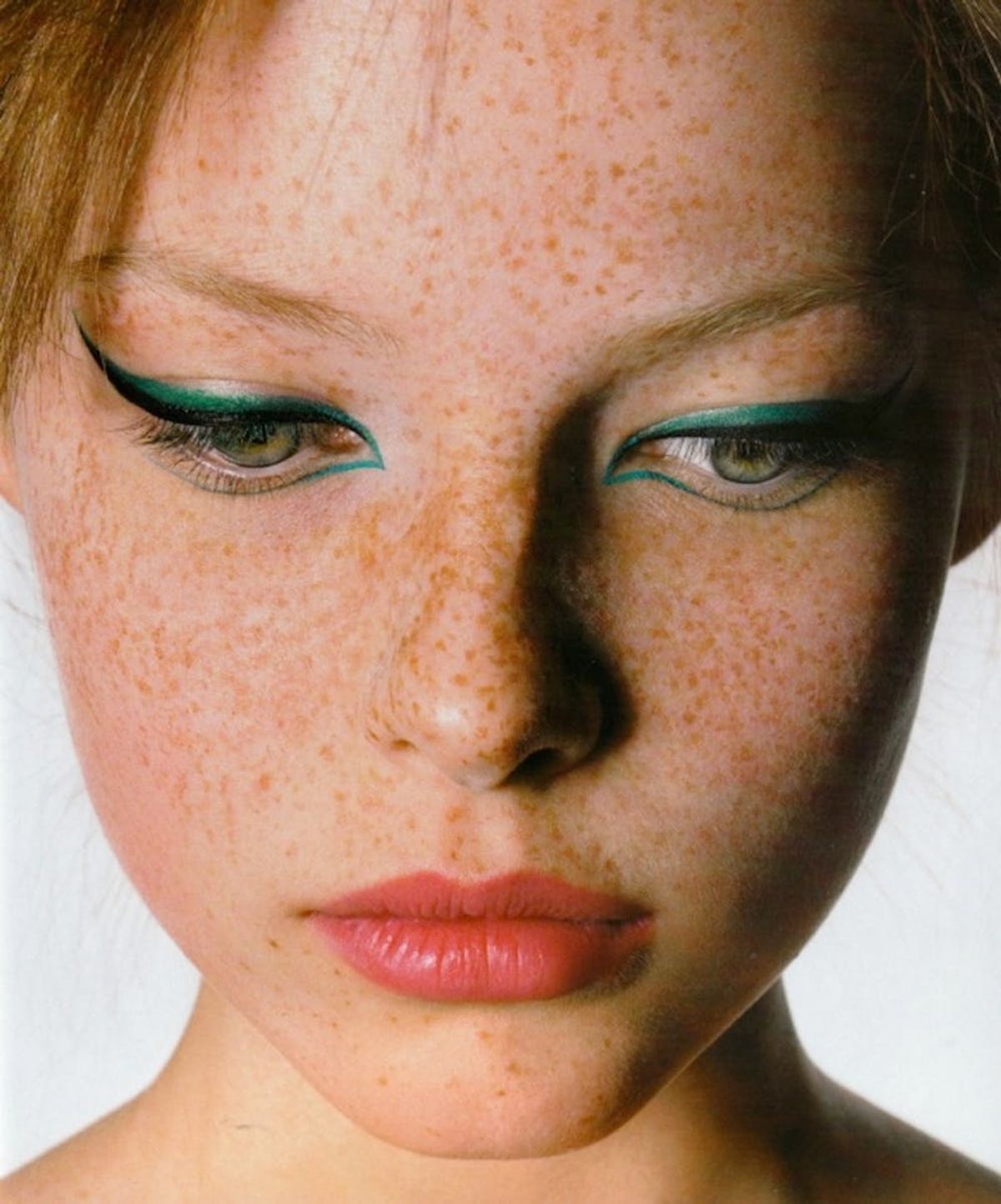 Beauty Hack: 26 Ways to Line Your Lids