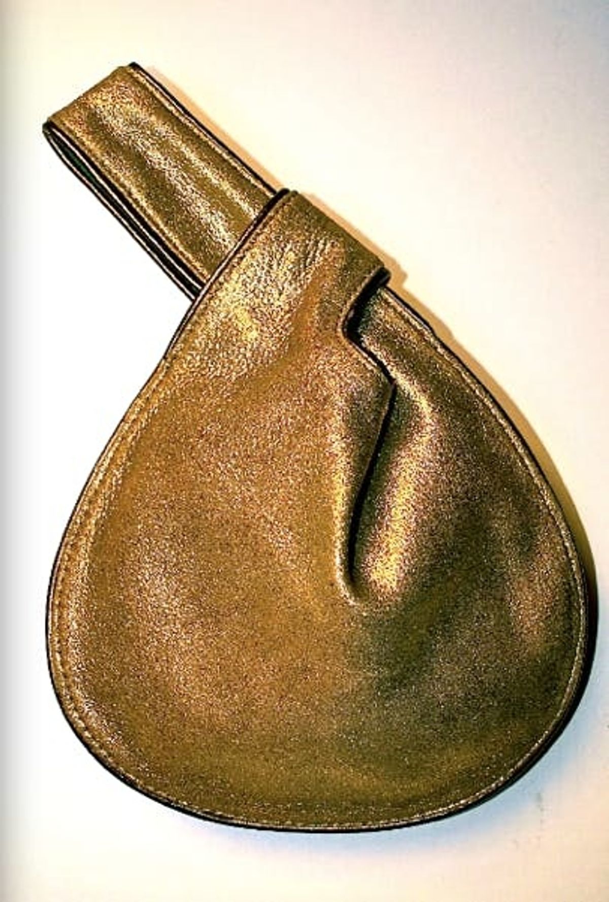 Hate Purses? You’ll Love The CLICK Bag